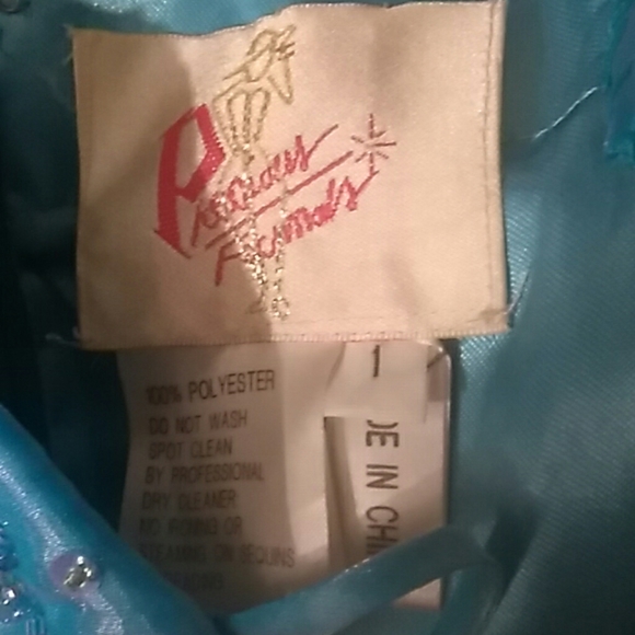 Dress - Picture 4 of 4